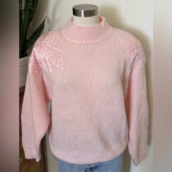 Vintage Pink pastel Knit Sweater – Beaded Lace sequin Shoulder feminine - Picture 6 of 6